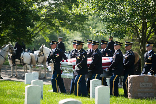 Ad Arlington si celebrano in media 6900 funerali l'anno