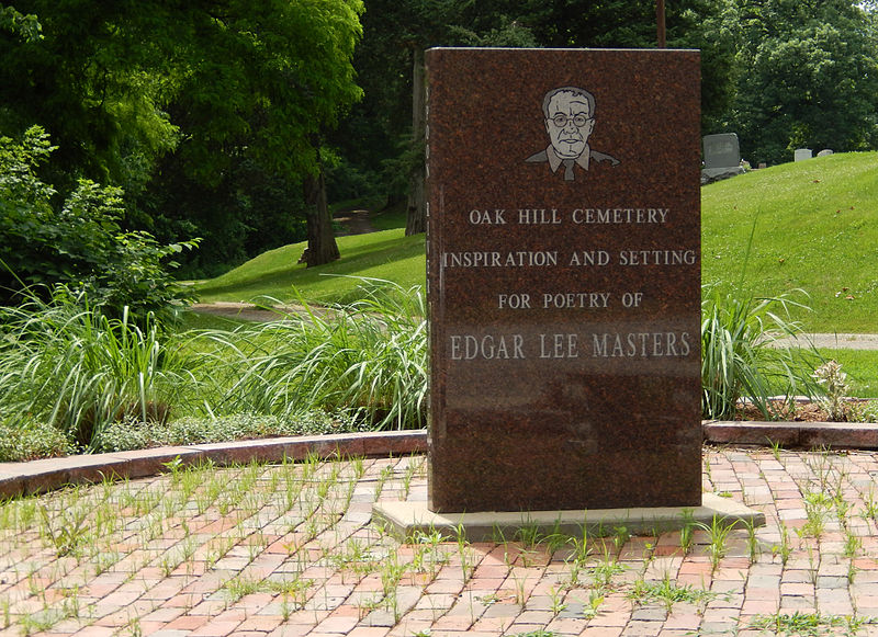 Al cimitero di Oak Hill una lapide ricorda Lee Masters che qui trovò ispirazione